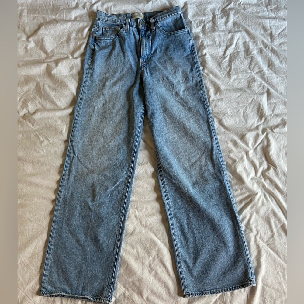 Universal Thread Light/Medium Wash High Waisted W… - image 1